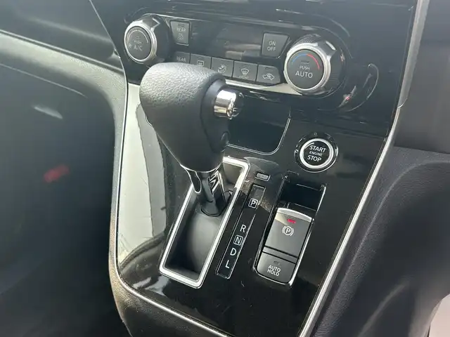 日産 セレナ ハイウェイスター V 福岡県 2022(令4)年 4万km ブリリアントホワイトパール 純正10型SDナビ（フルセグTV/CD/DVD/BT)アラウンドビューモニタープロパイロットエマージェンシーブレーキコーナーセンサーBSM両側パワスラ純正前後ドラレコビルトインETCデジタルインナーミラー純正LED・ホイールスマートキープッシュスタート