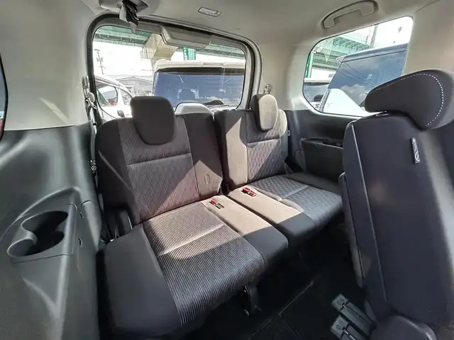 日産 セレナ ハイウェイスター V 福岡県 2022(令4)年 4万km ブリリアントホワイトパール 純正10型SDナビ（フルセグTV/CD/DVD/BT)アラウンドビューモニタープロパイロットエマージェンシーブレーキコーナーセンサーBSM両側パワスラ純正前後ドラレコビルトインETCデジタルインナーミラー純正LED・ホイールスマートキープッシュスタート