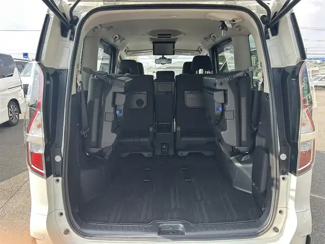 日産 セレナ ハイウェイスター V 福岡県 2022(令4)年 4万km ブリリアントホワイトパール 純正10型SDナビ（フルセグTV/CD/DVD/BT)アラウンドビューモニタープロパイロットエマージェンシーブレーキコーナーセンサーBSM両側パワスラ純正前後ドラレコビルトインETCデジタルインナーミラー純正LED・ホイールスマートキープッシュスタート