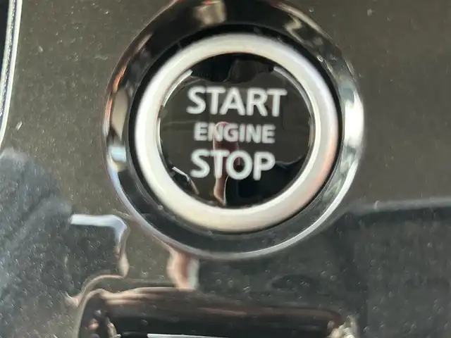 日産 セレナ ハイウェイスター V 福岡県 2022(令4)年 4万km ブリリアントホワイトパール 純正10型SDナビ（フルセグTV/CD/DVD/BT)アラウンドビューモニタープロパイロットエマージェンシーブレーキコーナーセンサーBSM両側パワスラ純正前後ドラレコビルトインETCデジタルインナーミラー純正LED・ホイールスマートキープッシュスタート