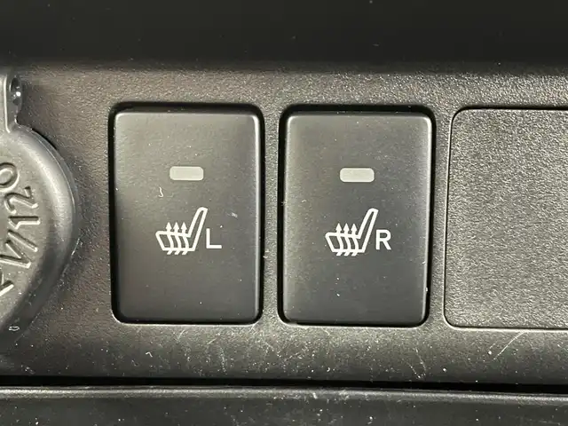 トヨタ ルーミー カスタムG－T 福島県 2021(令3)年 3.5万km パールホワイトⅢ トヨタセーフティセンス/・スマートアシスト/・オートマチックハイビーム/・衝突警報/・衝突回避支援ブレーキ/・ブレーキ制御/・前後誤発進抑制機能/・車線逸脱防止機能/・ふらつき警報/・先行車発進お知らせ機能/・衝突被害軽減システム/・盗難防止装置/・コーナーセンサー/9インチディスプレイオーディオ/・フルセグ/TV/USB/iPod/Android Auto/Apple CarPlay/FM/AM/パノラミックビューモニター/両側パワースライドドア/レーダークルーズコントロール/LEDオートライト/・フォグランプ/シートヒーター/純正アルミホイール付きサマータイヤ/PWRモード/アイドリングストップ/電子パーキング/・オートブレーキホールド/電動格納ミラー/・ウィンカーミラー/前後ドラレコ/ETC/ドアバイザー/ターボ/プッシュスタート/・スマートキー/・スペアキー