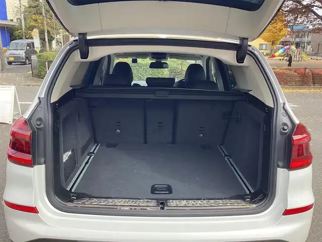ＢＭＷ Ｘ３ xDrive20d Xライン 神奈川県 2020(令2)年 4.6万km ミネラルホワイト ハイラインパッケージ/・ランバーサポート/・リヤシートヒーティング/・ヴァーネスカ・レザー・シート/ナビゲーションシステム/・TV/BT/USB/全周囲カメラ/アダプティブ・ヘッドライト/パーキングアシストプラス/・PDC／パーク・ディスタンス・コントロール/（フロント&リヤ、ビジュアル表示機能付）/・パーキング・アシスト（並列・縦列）/・トップ・ビュー/・ サイド・ビュー・カメラ/・リヤ・ビュー・カメラ（予想進路表示機能付）/ドライビング・アシスト・プラス/・アクティブ・クルーズ・コントロール（ストップ&ゴー機能付）/・ステアリング&レーン・コントロール・アシスト/・ レーン・ディパーチャー・ウォーニング（車線逸脱警告システム）/・ レーン・チェンジ・ウォーニング/・ アクティブ・サイド・コリジョン・プロテクション/・ 前車接近警告機能/・ 衝突回避・被害軽減ブレーキ/・ 事故回避アシスト/・後車衝突警告機能/ABS/CBC/DSC／DTC／DBC/HDC/パワーシート/ETC2.0/ドライブレコーダー/ワイヤレス充電