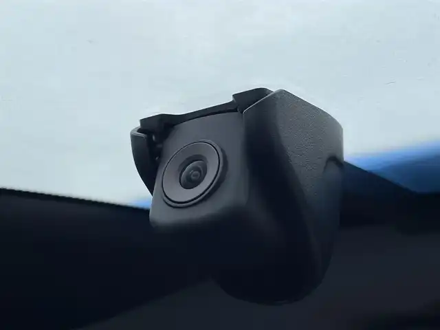 ホンダ フィット e:HEVクロスター 東京都 2021(令3)年 2.6万km サーフブルー/ブラック 純正９型ＳＤナビ＆フルセグ/・CD/SD/DVD/AM/FM/・BluetoothAudio/・AppleCarPlay/ホンダセンシング　/・パーキングセンサーシステム　/・衝突軽減ブレーキ/・車線維持支援システム/・アダプティブクルーズコントロール　/・標識認識機能/・オートハイビーム/・歩行者事故低減ステアリング/・路外逸脱抑制l機能/・先行車発進お知らせ機能/ＯＰルーフレール　/ディアイサー/ＬＥＤヘッドライト　/オートハイビーム　/グレー撥水ファブリック シート/保証書＆取説/ビルトインETC