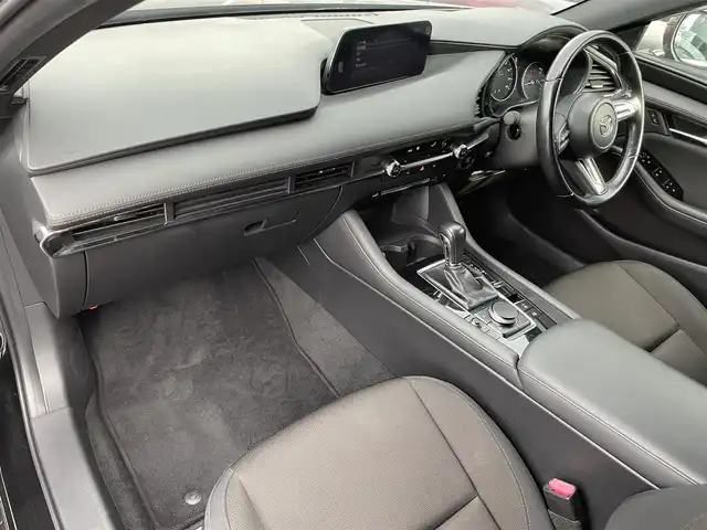 マツダ マツダ３ファストバック 15S ツーリング 滋賀県 2019(令1)年 4.5万km ジェットブラックマイカ 純正8.8インチナビ/【Bluetooth/CD/DVD/フルセグTV/USB】/全方位カメラ/クリアランスソナー/追従クルーズコントロール/ブラインドスポットモニタリング/LEDヘッドライト/オートマチックハイビーム/ヘッドアップディスプレイ/電動パーキングブレーキ/オートブレーキホールド/ETC/MTモード付AT/プッシュスタート/スマートキー/ステアリングリモコン