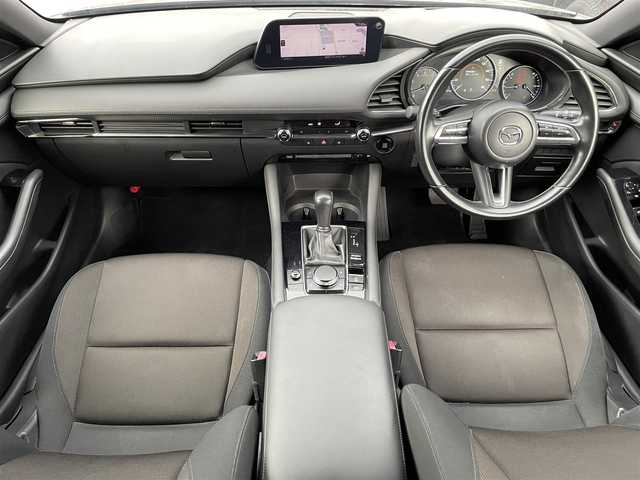 マツダ マツダ３ファストバック 15S ツーリング 滋賀県 2019(令1)年 4.5万km ジェットブラックマイカ 純正8.8インチナビ/【Bluetooth/CD/DVD/フルセグTV/USB】/全方位カメラ/クリアランスソナー/追従クルーズコントロール/ブラインドスポットモニタリング/LEDヘッドライト/オートマチックハイビーム/ヘッドアップディスプレイ/電動パーキングブレーキ/オートブレーキホールド/ETC/MTモード付AT/プッシュスタート/スマートキー/ステアリングリモコン