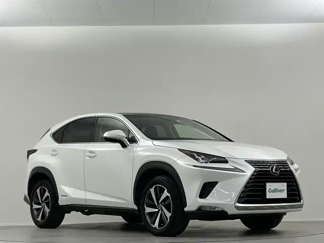 レクサス ＮＸ 300h Iパッケージ 埼玉県 2018(平30)年 6.7万km ソニッククォーツ 純正ナビ　フルセグ　ＴＶキャンセラー　Ｂカメラ　ＥＴＣ２．０　パノラマルーフ　レザーシート　パワーシート　シートヒーター　ステアリングヒーター　レーダークルコン　ＬＥＤライト　フォグランプ