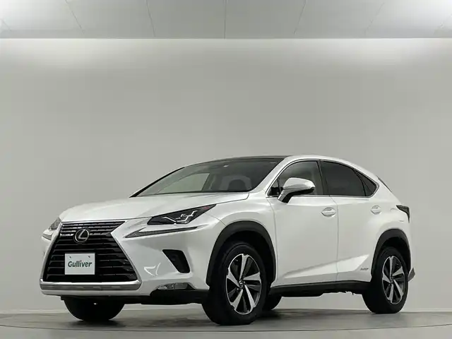 レクサス ＮＸ 300h Iパッケージ 埼玉県 2018(平30)年 6.7万km ソニッククォーツ 純正ナビ　フルセグ　ＴＶキャンセラー　Ｂカメラ　ＥＴＣ２．０　パノラマルーフ　レザーシート　パワーシート　シートヒーター　ステアリングヒーター　レーダークルコン　ＬＥＤライト　フォグランプ