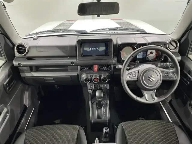 スズキ ジムニー シエラ JC 愛知県 2020(令2)年 1.2万km ピュアホワイトP 純正ナビ/（Bluetooth/AM/FM/フルセグTV/DVD）/セーフティサポート/　・衝突軽減ブレーキ/　・誤発進抑制機能/　・車線逸脱警報機能/　・ふらつき警報機能/　・先行車発進お知らせ機能/　・標識認識機能/シートヒーター/LEDヘッドライト/バックカメラ/クルーズコントロール/ドライブレコーダー/スマートキー/純正15インチAW/4WD