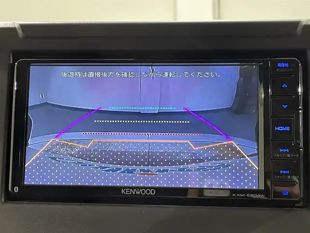 スズキ ジムニー シエラ JC 愛知県 2020(令2)年 1.2万km ピュアホワイトP 純正ナビ/（Bluetooth/AM/FM/フルセグTV/DVD）/セーフティサポート/　・衝突軽減ブレーキ/　・誤発進抑制機能/　・車線逸脱警報機能/　・ふらつき警報機能/　・先行車発進お知らせ機能/　・標識認識機能/シートヒーター/LEDヘッドライト/バックカメラ/クルーズコントロール/ドライブレコーダー/スマートキー/純正15インチAW/4WD