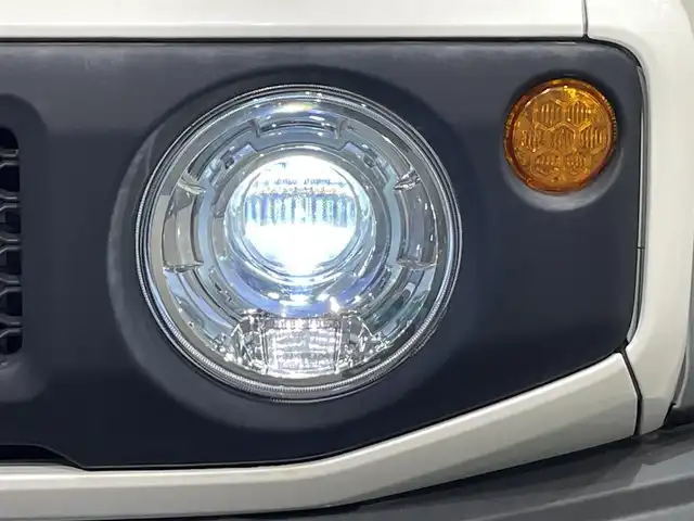 スズキ ジムニー シエラ JC 愛知県 2020(令2)年 1.2万km ピュアホワイトP 純正ナビ/（Bluetooth/AM/FM/フルセグTV/DVD）/セーフティサポート/　・衝突軽減ブレーキ/　・誤発進抑制機能/　・車線逸脱警報機能/　・ふらつき警報機能/　・先行車発進お知らせ機能/　・標識認識機能/シートヒーター/LEDヘッドライト/バックカメラ/クルーズコントロール/ドライブレコーダー/スマートキー/純正15インチAW/4WD