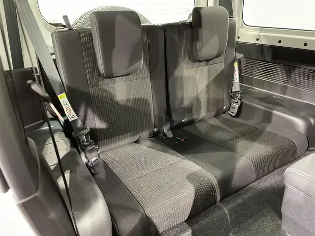スズキ ジムニー シエラ JC 愛知県 2020(令2)年 1.2万km ピュアホワイトP 純正ナビ/（Bluetooth/AM/FM/フルセグTV/DVD）/セーフティサポート/　・衝突軽減ブレーキ/　・誤発進抑制機能/　・車線逸脱警報機能/　・ふらつき警報機能/　・先行車発進お知らせ機能/　・標識認識機能/シートヒーター/LEDヘッドライト/バックカメラ/クルーズコントロール/ドライブレコーダー/スマートキー/純正15インチAW/4WD