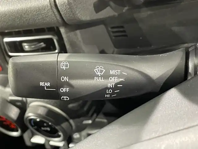 スズキ ジムニー シエラ JC 愛知県 2020(令2)年 1.2万km ピュアホワイトP 純正ナビ/（Bluetooth/AM/FM/フルセグTV/DVD）/セーフティサポート/　・衝突軽減ブレーキ/　・誤発進抑制機能/　・車線逸脱警報機能/　・ふらつき警報機能/　・先行車発進お知らせ機能/　・標識認識機能/シートヒーター/LEDヘッドライト/バックカメラ/クルーズコントロール/ドライブレコーダー/スマートキー/純正15インチAW/4WD