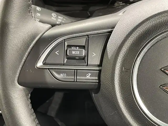 スズキ ジムニー シエラ JC 愛知県 2020(令2)年 1.2万km ピュアホワイトP 純正ナビ/（Bluetooth/AM/FM/フルセグTV/DVD）/セーフティサポート/　・衝突軽減ブレーキ/　・誤発進抑制機能/　・車線逸脱警報機能/　・ふらつき警報機能/　・先行車発進お知らせ機能/　・標識認識機能/シートヒーター/LEDヘッドライト/バックカメラ/クルーズコントロール/ドライブレコーダー/スマートキー/純正15インチAW/4WD