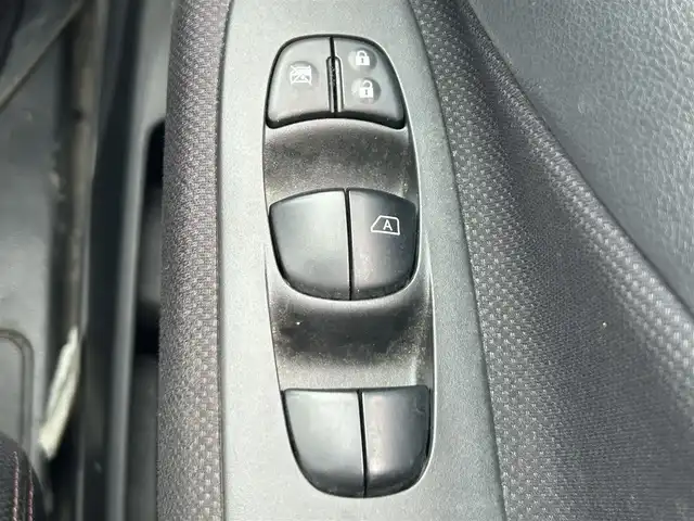 日産 セレナ ハイウェイスター Vセレクション 道東・釧路十勝 2012(平24)年 10.1万km ブリリアントシルバー 4WD/純正ナビ/フルセグTV/バックカメラ/両側パワースライドドア/クルーズコントロール/プッシュスタート/スマートキー/ドアバイザー/フロアマット/革巻きステアリング/イベライザー/社外AW付夏タイヤ積込