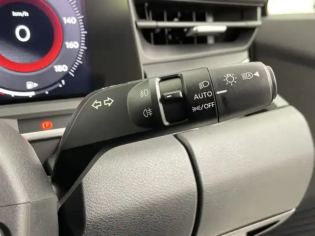 日産 オーラ G レザーエディション 埼玉県 2023(令5)年 2.4万km ブリリアントホワイトパール エマージェンシーブレーキ/純正ナビゲーション/（フルセグTV/Bluetooth/AM/FM/USB）/アラウンドビューモニター/クリアランスソナー /プロパイロット/BOSEサウンド/ドライブレコーダーDH5-S/ビルトインETC2.0/ワイヤレス充電/レザーシート/シートヒーター /ハンドルヒーター/オートLEDヘッドライト/純正１７インチアルミホイール