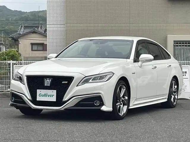 トヨタ クラウン ハイブリッド RS アドバンス 山口県 2019(令1)年 2.4万km ホワイトパールクリスタルシャイン メモリナビ フルセグTV CD DVD BT/バックカメラ/ビルトインETC/コーナーセンサー/ブラインドスポットモニタ/ヘッドアップディスプレイ/衝突被害軽減ブレーキ/レーダークルーズコントロール/レーンアシスト/オートマチックハイビーム/LEDオートヘッドライト/フォグライト/シーケンシャルウィンカー/スマートキー 2個/カードキー/ステアリングリモコン/ハーフレザーシート/前席パワーシート/前席シートヒーター/ステアリングヒーター/前後ドラレコ/TVキャンセラー/置くだけ充電/パドルシフト/ステアリングリモコン/W サイド カーテン ニー エアバッグ/禁煙車