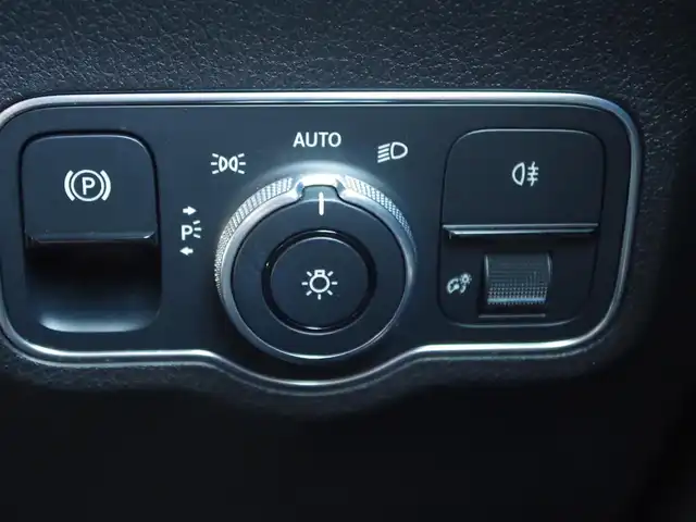 メルセデス・ベンツ ＧＬＢ２００ｄ AMGライン 埼玉県 2020(令2)年 5万km コスモスブラック ブラックハーフレザーシート /アダプティブクルーズコントロール /レーダーセーフティパッケージ /ナビパッケージ /ブラインドスポットモニター /全周囲カメラ /純正ナビ /フルセグTV /ワイヤレス充電/ETC /シートヒーター /シ-トメモリー機能