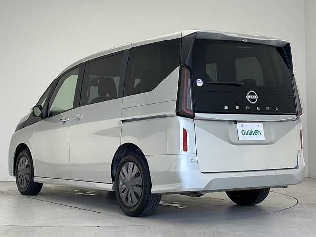 日産 セレナ X 愛知県 2024(令6)年 2.2万km ブリリアントシルバー プロパイロット/衝突被害軽減ブレーキ/社外7インチSD（ナビあり）/レーダークルーズコントロール/CD DVD/Bluetooth/バックカメラ/コーナーセンサー/LEDヘッドライト/ブラインドスポットモニター/パドルシフト/ETC/ステアリングスイッチ/スマートキー/プッシュスタート