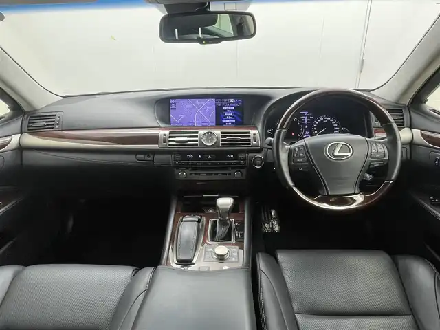 レクサス ＬＳ 460 バージョンC Iパッケージ 茨城県 2012(平24)年 7万km スターライトブラックガラスフレーク 純正12.3型ナビ/マークレビンソンサウンドシステム/バックカメラ/フルセグ/プリクラッシュセーフティシステム/レーンキーピングアシスト/レーダークルーズコントロール/BSM/クリアランスソナー/AC100V/ETC/パワートランクリッド/黒革シート/シートヒーター/ベンチレーション/ステアリングヒーター/純正18インチAW/スマートキー
