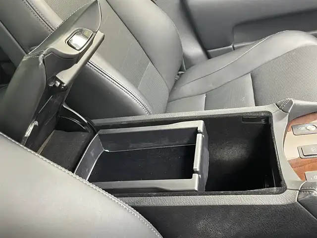 レクサス ＬＳ 460 バージョンC Iパッケージ 茨城県 2012(平24)年 7万km スターライトブラックガラスフレーク 純正12.3型ナビ/マークレビンソンサウンドシステム/バックカメラ/フルセグ/プリクラッシュセーフティシステム/レーンキーピングアシスト/レーダークルーズコントロール/BSM/クリアランスソナー/AC100V/ETC/パワートランクリッド/黒革シート/シートヒーター/ベンチレーション/ステアリングヒーター/純正18インチAW/スマートキー