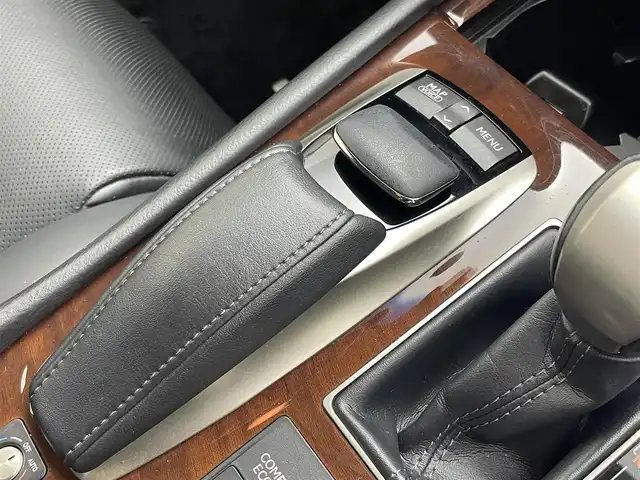 レクサス ＬＳ 460 バージョンC Iパッケージ 茨城県 2012(平24)年 7万km スターライトブラックガラスフレーク 純正12.3型ナビ/マークレビンソンサウンドシステム/バックカメラ/フルセグ/プリクラッシュセーフティシステム/レーンキーピングアシスト/レーダークルーズコントロール/BSM/クリアランスソナー/AC100V/ETC/パワートランクリッド/黒革シート/シートヒーター/ベンチレーション/ステアリングヒーター/純正18インチAW/スマートキー