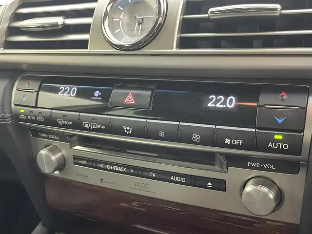 レクサス ＬＳ 460 バージョンC Iパッケージ 茨城県 2012(平24)年 7万km スターライトブラックガラスフレーク 純正12.3型ナビ/マークレビンソンサウンドシステム/バックカメラ/フルセグ/プリクラッシュセーフティシステム/レーンキーピングアシスト/レーダークルーズコントロール/BSM/クリアランスソナー/AC100V/ETC/パワートランクリッド/黒革シート/シートヒーター/ベンチレーション/ステアリングヒーター/純正18インチAW/スマートキー