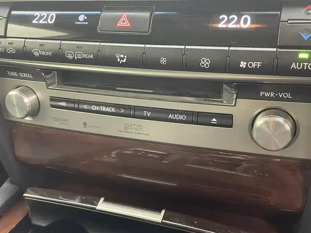 レクサス ＬＳ 460 バージョンC Iパッケージ 茨城県 2012(平24)年 7万km スターライトブラックガラスフレーク 純正12.3型ナビ/マークレビンソンサウンドシステム/バックカメラ/フルセグ/プリクラッシュセーフティシステム/レーンキーピングアシスト/レーダークルーズコントロール/BSM/クリアランスソナー/AC100V/ETC/パワートランクリッド/黒革シート/シートヒーター/ベンチレーション/ステアリングヒーター/純正18インチAW/スマートキー