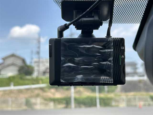 トヨタ ヤリスクロス ハイブリッド Z 岡山県 2021(令3)年 2.5万km ホワイトパールクリスタルシャイン 電動リアゲート/メモリナビ/フルセグテレビ/パノラミックビューモニター/ウィンカーミラー/ETC/クルーズコントロール/ドライブレコーダー/純正アルミホール/Ｂｌｕｅｔｏｏｔｈ接続可能/ＬＥＤヘッドライト/シートヒーター/パーキングアシスト