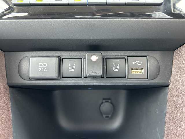 トヨタ ヤリスクロス ハイブリッド Z 岡山県 2021(令3)年 2.5万km ホワイトパールクリスタルシャイン 電動リアゲート/メモリナビ/フルセグテレビ/パノラミックビューモニター/ウィンカーミラー/ETC/クルーズコントロール/ドライブレコーダー/純正アルミホール/Ｂｌｕｅｔｏｏｔｈ接続可能/ＬＥＤヘッドライト/シートヒーター/パーキングアシスト