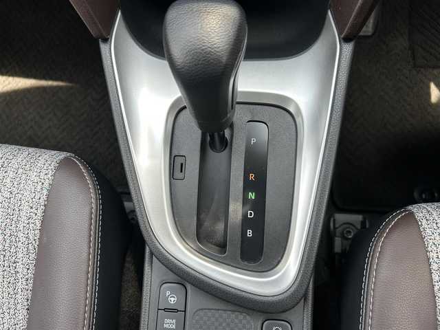 トヨタ ヤリスクロス ハイブリッド Z 岡山県 2021(令3)年 2.5万km ホワイトパールクリスタルシャイン 電動リアゲート/メモリナビ/フルセグテレビ/パノラミックビューモニター/ウィンカーミラー/ETC/クルーズコントロール/ドライブレコーダー/純正アルミホール/Ｂｌｕｅｔｏｏｔｈ接続可能/ＬＥＤヘッドライト/シートヒーター/パーキングアシスト