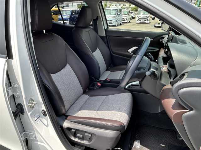 トヨタ ヤリスクロス ハイブリッド Z 岡山県 2021(令3)年 2.5万km ホワイトパールクリスタルシャイン 電動リアゲート/メモリナビ/フルセグテレビ/パノラミックビューモニター/ウィンカーミラー/ETC/クルーズコントロール/ドライブレコーダー/純正アルミホール/Ｂｌｕｅｔｏｏｔｈ接続可能/ＬＥＤヘッドライト/シートヒーター/パーキングアシスト