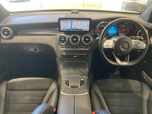 メルセデス・ベンツ ＧＬＣ２２０ d 4マチック AMGライン 熊本県 2020(令2)年 4.8万km ダイヤモンドホワイト ・スマートキー/・プッシュスタート/・アクティブステアリングアシスト/・道路標識アシスト/・アクティブレーンキーピングアシスト/・アクティブブレーキアシスト/・アテンションアシスト/・レーンチェンジアシスト/・インテリジェントライトシステム/・クルーズコントロール(追従式)/・ハーフレザーシート/・前席パワーシート/・全席シートヒーター /・純正メモリナビ/　【Bluetooth・USB・AppleCarPlay・AndroidAuto】/・フルセグTV/・全方位カメラ/・ETC2.0/・ドライブレコーダー(前後録画)/・パワーバックドア/・LEDヘッドランプ/・純正マット