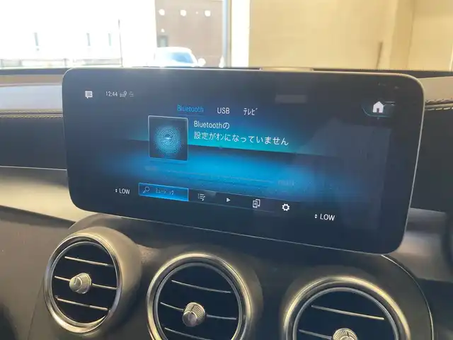 メルセデス・ベンツ ＧＬＣ２２０ d 4マチック AMGライン 熊本県 2020(令2)年 4.8万km ダイヤモンドホワイト ・スマートキー/・プッシュスタート/・アクティブステアリングアシスト/・道路標識アシスト/・アクティブレーンキーピングアシスト/・アクティブブレーキアシスト/・アテンションアシスト/・レーンチェンジアシスト/・インテリジェントライトシステム/・クルーズコントロール(追従式)/・ハーフレザーシート/・前席パワーシート/・全席シートヒーター /・純正メモリナビ/　【Bluetooth・USB・AppleCarPlay・AndroidAuto】/・フルセグTV/・全方位カメラ/・ETC2.0/・ドライブレコーダー(前後録画)/・パワーバックドア/・LEDヘッドランプ/・純正マット