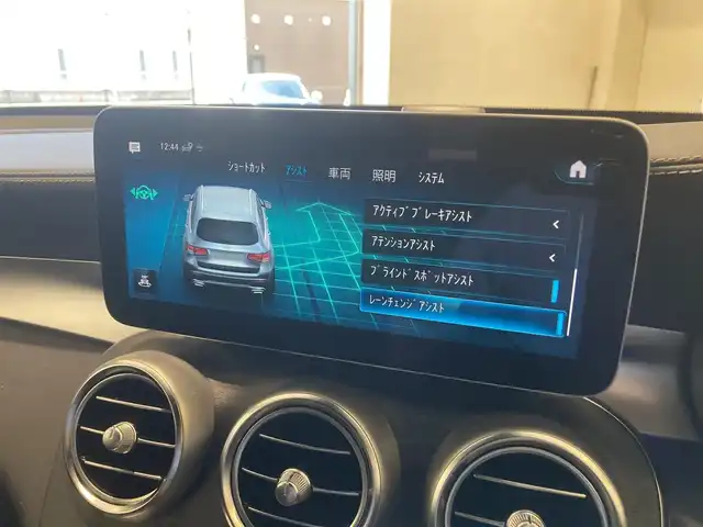 メルセデス・ベンツ ＧＬＣ２２０ d 4マチック AMGライン 熊本県 2020(令2)年 4.8万km ダイヤモンドホワイト ・スマートキー/・プッシュスタート/・アクティブステアリングアシスト/・道路標識アシスト/・アクティブレーンキーピングアシスト/・アクティブブレーキアシスト/・アテンションアシスト/・レーンチェンジアシスト/・インテリジェントライトシステム/・クルーズコントロール(追従式)/・ハーフレザーシート/・前席パワーシート/・全席シートヒーター /・純正メモリナビ/　【Bluetooth・USB・AppleCarPlay・AndroidAuto】/・フルセグTV/・全方位カメラ/・ETC2.0/・ドライブレコーダー(前後録画)/・パワーバックドア/・LEDヘッドランプ/・純正マット
