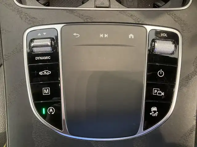 メルセデス・ベンツ ＧＬＣ２２０ d 4マチック AMGライン 熊本県 2020(令2)年 4.8万km ダイヤモンドホワイト ・スマートキー/・プッシュスタート/・アクティブステアリングアシスト/・道路標識アシスト/・アクティブレーンキーピングアシスト/・アクティブブレーキアシスト/・アテンションアシスト/・レーンチェンジアシスト/・インテリジェントライトシステム/・クルーズコントロール(追従式)/・ハーフレザーシート/・前席パワーシート/・全席シートヒーター /・純正メモリナビ/　【Bluetooth・USB・AppleCarPlay・AndroidAuto】/・フルセグTV/・全方位カメラ/・ETC2.0/・ドライブレコーダー(前後録画)/・パワーバックドア/・LEDヘッドランプ/・純正マット