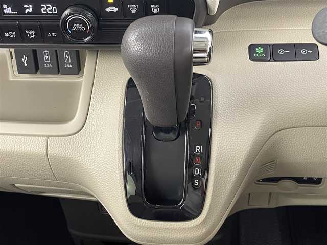 ホンダ Ｎ ＢＯＸ G L ターボ ホンダセンシング 千葉県 2018(平30)年 2.3万km プラチナホワイトパール 純正8インチメモリナビ/バックカメラ/ETC/両側パワースライドドア/横滑り防止装置/衝突被害軽減システム/レーンキープアシスト/追従機能付きクルーズコントロール/モデューロ14インチアルミホイール/ドアバイザー/ステアリングスイッチ/パドルシフト/USB端子/後席ロールサンシェード/チップアップシート/ベンチシート/プッシュスタート/スマートキー/スペアキー
