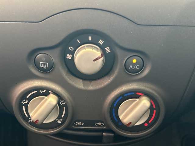 日産 ノート X 埼玉県 2017(平29)年 0.9万km シャイニングブルー エマージェンシーブレーキ/純正ナビ/純正15インチアルミホイール/ETC/スマートキー