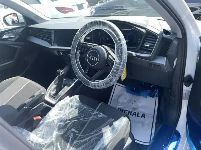 アウディ Ａ１ SB 25TFSI アドバンスド 香川県 2020(令2)年 3万km グレイシアホワイトメタリック 純正ナビ/バックカメラ