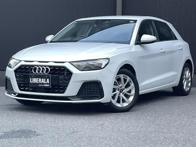 アウディ Ａ１ SB 25TFSI アドバンスド 香川県 2020(令2)年 3万km グレイシアホワイトメタリック 純正ナビ/バックカメラ