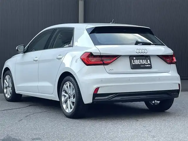 アウディ Ａ１ SB 25TFSI アドバンスド 香川県 2020(令2)年 3万km グレイシアホワイトメタリック 純正ナビ/バックカメラ