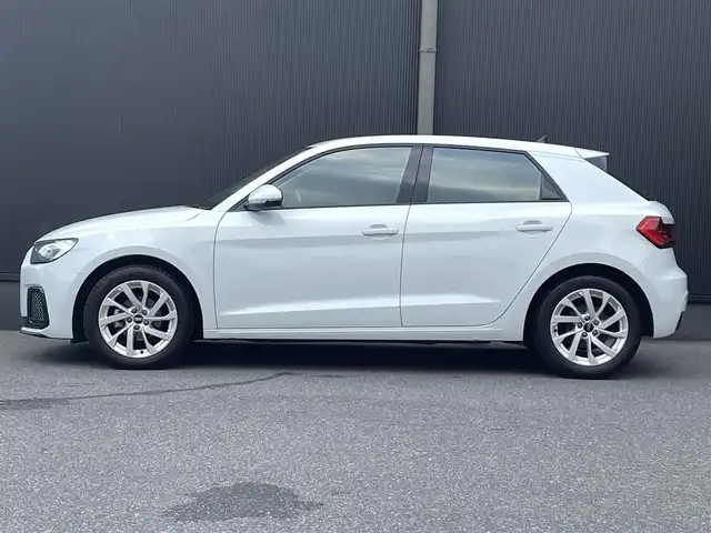 アウディ Ａ１ SB 25TFSI アドバンスド 香川県 2020(令2)年 3万km グレイシアホワイトメタリック 純正ナビ/バックカメラ