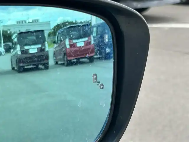 日産 セレナ e－パワー ハイウェイスター V 岡山県 2020(令2)年 6.9万km ブリリアントホワイトパール 2トーン 純正１０インチナビ/（AM.FM.BT.フルセグ.CD.DVD）/全方位モニター/フリップダウンモニター/両側パワースライドドア/セーフティパック/ステアリングヒーター/プロパイロット/エマージェンシーブレーキ/・衝突軽減ブレーキ/・コーナーセンサー/・オートマチックハイビーム/ビルトインETC/ブラインドスポットモニター/LEDヘッドライト