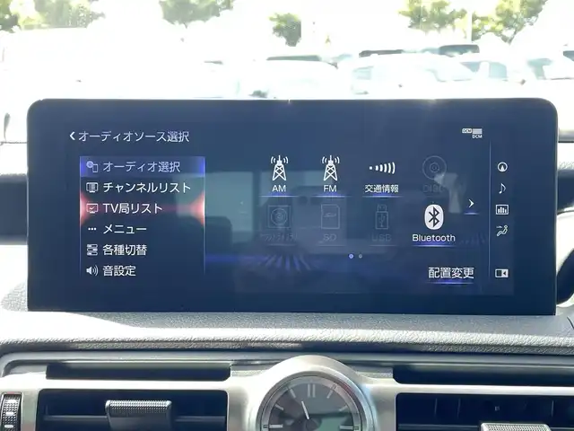 レクサス ＩＳ 300h バージョンL 和歌山県 2021(令3)年 6.3万km シルバー 後期型モデル/パノラミックビューカメラ/レーダークルーズコントロール/レクサスセーフティセンス/三眼LEDヘッドライト/BSM/レザーパワーシート/シートヒーター/ベンチレーション/ステアリングヒーター/ステアリングスイッチ/ETC/純正ドライブレコーダーSDカードなし