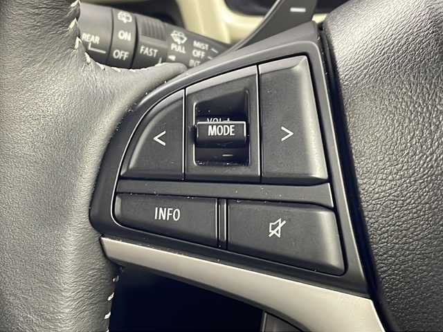 スズキ クロスビー HYBRID MZ 兵庫県 2024(令6)年 0.6万km スーパーブラックパール ・純正8インチナビ/・Bluetooth/CD/DVD/USB/フルセグテレビ/・全方位カメラ/・スズキセーフティサポート/・衝突軽減ブレーキ/・レーンキープアシスト/・レーダクルーズコントロール/・オートハイビーム/・誤発進抑制機能/・コーナーセンサー/・アイドリングストップ/・ステアリングスイッチ/・パドルシフト/・前席シートヒーター/・純正フロアマット/・純正前後ドライブレコーダー/・ビルトインETC/・LEDヘッドライト/・フォグランプ/・純正16インチアルミホイールタイヤ/・シートバックテーブル/・スマートキー/・スペアキー/・保証書/・取扱説明書