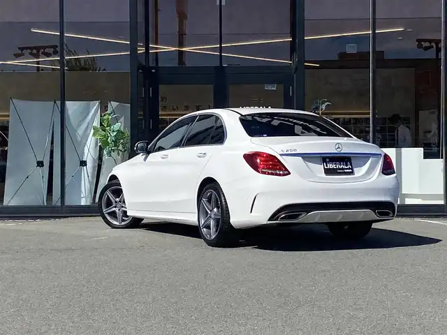 メルセデス・ベンツ Ｃ２００ アバンギャルド AMGライン 福岡県 2016(平28)年 4.3万km ポーラホワイト ・アダプティブクルーズコントロール/・純正ナビ/BT/USB/・バックカメラ/・黒革シート/シートヒーター/・フルセグ/・ETC/・純正18AW/・保証書/・取扱説明書/・HUD/・LEDライト