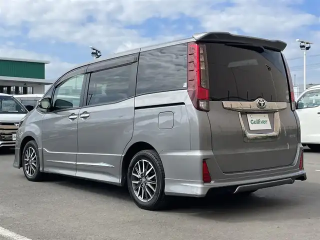 トヨタ ノア Si ダブルバイビー 東京都 2017(平29)年 2.9万km アイスチタニウムマイカメタリック モデリスタエアロ/純正ナビ/フルセグTV/DVD/BT/バックカメラ/トヨタセーフティセンス/ブラックレザーファブリックコンビシート/ETC/両側電動スライドドア/純正フロアマット/サイドバイザー