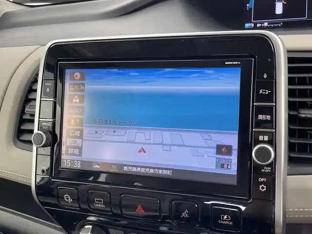 日産 セレナ e－パワー ハイウェイスター V 鹿児島県 2018(平30)年 7.1万km ブリリアントホワイトパール 2トーン 純正ナビ/フルセグテレビ/DVD/CD/BTオーディオ/フリップダウンモニター/両側パワースライドドア/前後ドラレコ/ハンドルヒーター/全席シートヒーター/クルーズコントロール/ビルドインETC/電格ミラー/衝突軽減ブレーキ/純正アルミ/純正下マット/純正バイザー