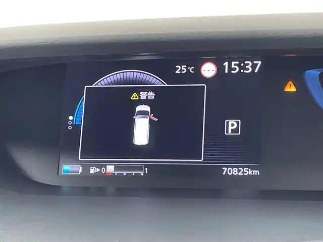 日産 セレナ e－パワー ハイウェイスター V 鹿児島県 2018(平30)年 7.1万km ブリリアントホワイトパール 2トーン 純正ナビ/フルセグテレビ/DVD/CD/BTオーディオ/フリップダウンモニター/両側パワースライドドア/前後ドラレコ/ハンドルヒーター/全席シートヒーター/クルーズコントロール/ビルドインETC/電格ミラー/衝突軽減ブレーキ/純正アルミ/純正下マット/純正バイザー