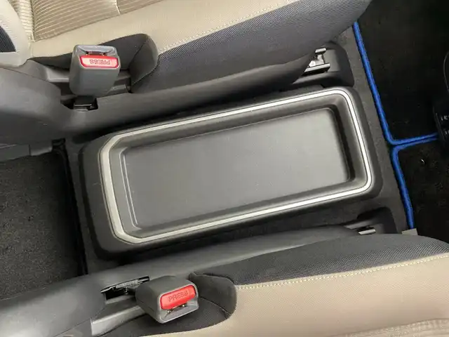 日産 セレナ e－パワー ハイウェイスター V 鹿児島県 2018(平30)年 7.1万km ブリリアントホワイトパール 2トーン 純正ナビ/フルセグテレビ/DVD/CD/BTオーディオ/フリップダウンモニター/両側パワースライドドア/前後ドラレコ/ハンドルヒーター/全席シートヒーター/クルーズコントロール/ビルドインETC/電格ミラー/衝突軽減ブレーキ/純正アルミ/純正下マット/純正バイザー