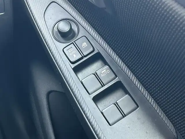 マツダ マツダ２ 15S プロアクティブ Sパッケージ 静岡県 2020(令2)年 5.6万km ソウルレッドクリスタルM マツダコネクト/・7インチWVGAセンターディスプレイ/・コマンダーコントロール/・オーディオセット/ブラインドスポットモニタリング/リアクロスラフィックアラート/車線逸脱警報/前進時アドバンスとスマートシティブレーキサポート/後退時スマートシティブレーキサポート/AT誤発進抑制制御/パーキングセンサー（フロント/リア）/360度ビューモニター/レーダークルーズコントロール/スマートブレーキサポート/レーンキープアシスト/シグネチャーランプ付きアダプティブ/LEDヘッドライト/オートライト/185/65/R15タイヤ/15インチフルホイールキャップ/プライバシーガラス/アクティブドラビングディスプレイ/プッシュスタート/アドバンストキーレスエントリーシステム/無地ブラウン/ブラックツートーンクロスシート/シートヒーター